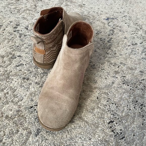 Toms Booties - Picture 5 of 7